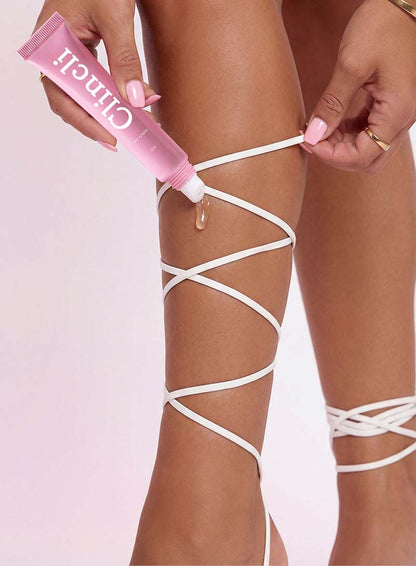 FashionHold – Waterproof Fashion Adhesive