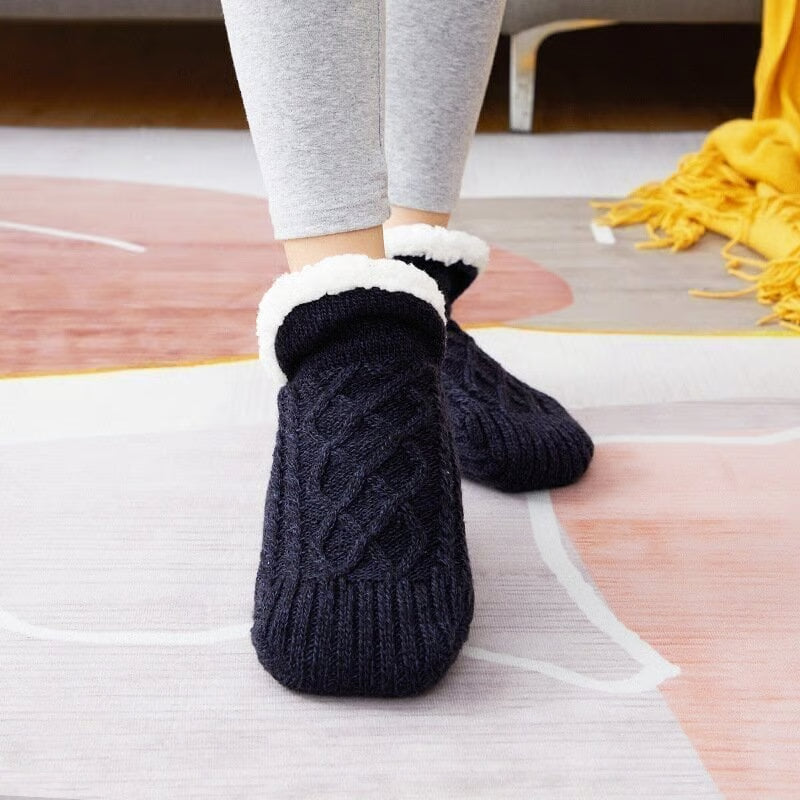 CloudWarm – Anti-Slip Indoor Slipper Socks