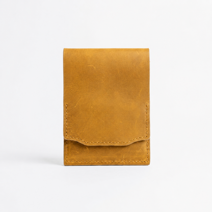 HeritageCraft – Vintage Full-Grain Leather Snap Wallet
