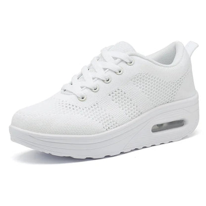 Orthopedic sneakers with air bubbles