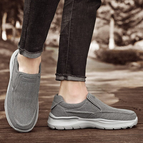 RESISTANT & COMFORTABLE MUST PRO SHOES